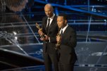 Common y John Legend con su Oscar a la Mejor Canción por 'Selma'